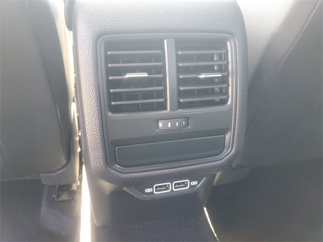 2020 Volkswagen Passat 2.0T R-Line photo 11
