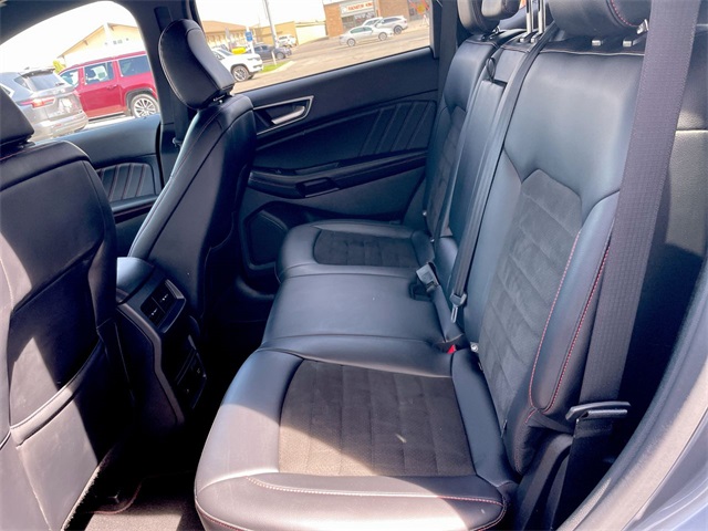 2024 Ford Edge ST photo 13