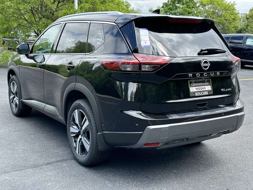 New 2024 Nissan Rogue SL 4D Sport Utility in Greenfield 24NF565