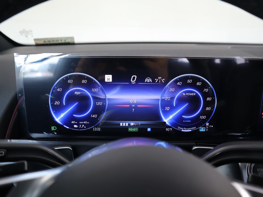 2025 Mercedes Benz EQB photo 30