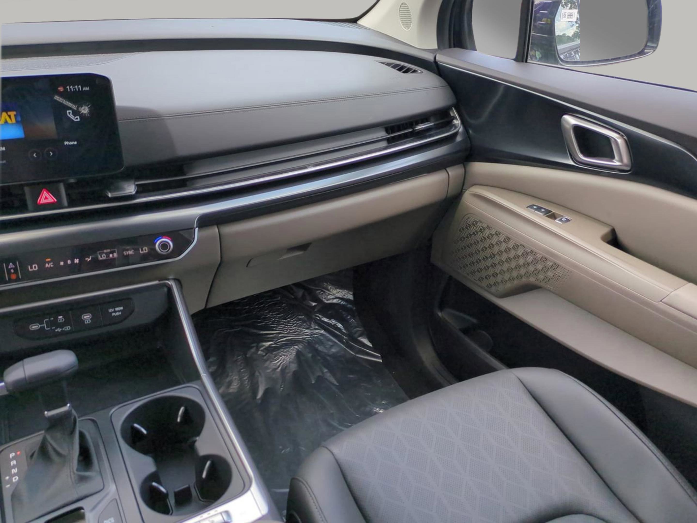 2026 Kia Carnival LXS photo 18