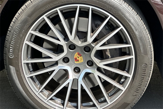 2021 Porsche Cayenne Base photo 21