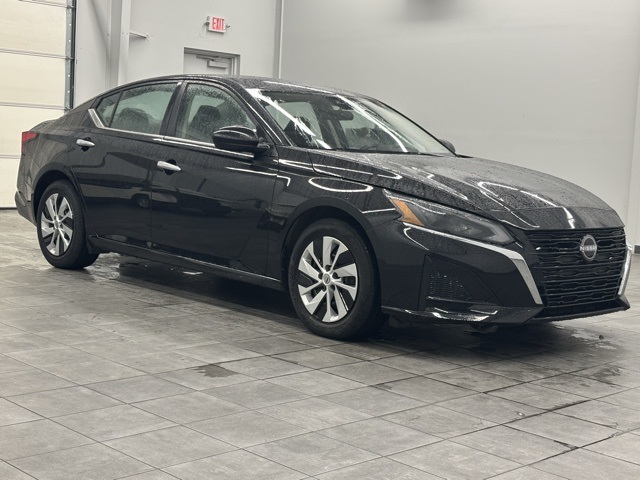 2024 Nissan Altima S's photo