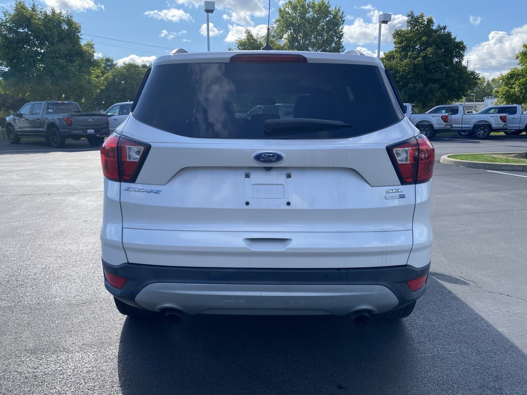 2019 Ford Escape SEL photo 10