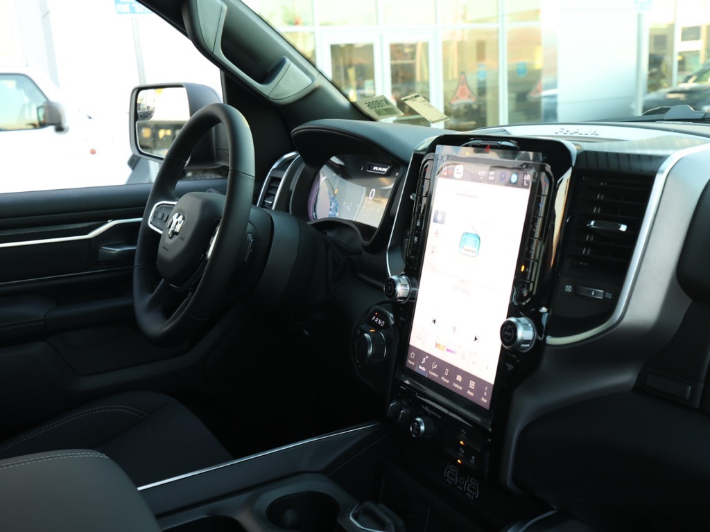 New 2026 Diamond Black Crystal Pearl-Coat Exterior Paint RAM Big Horn/Lone Star image 18