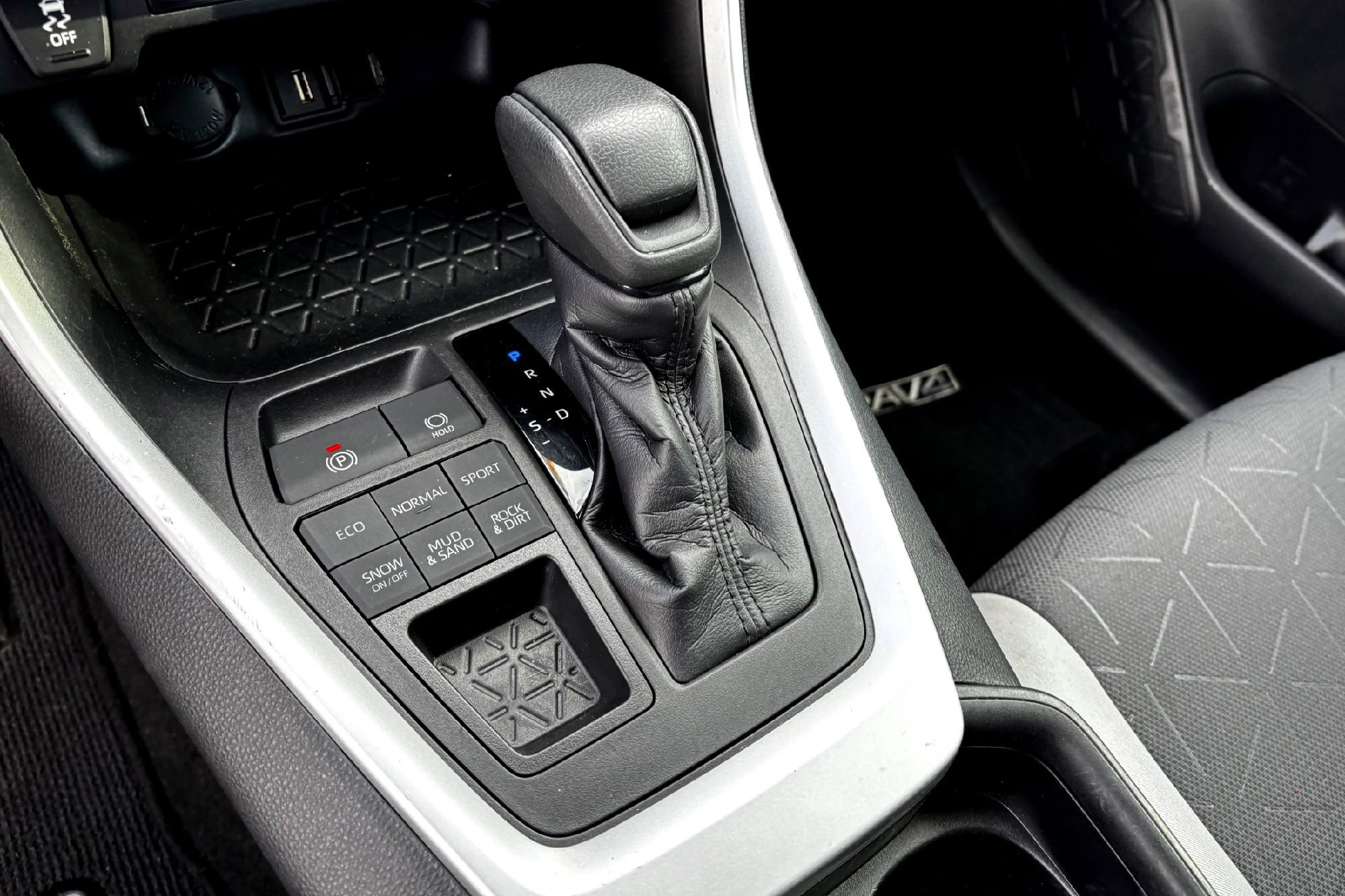 2021 Toyota RAV4 XLE photo 15
