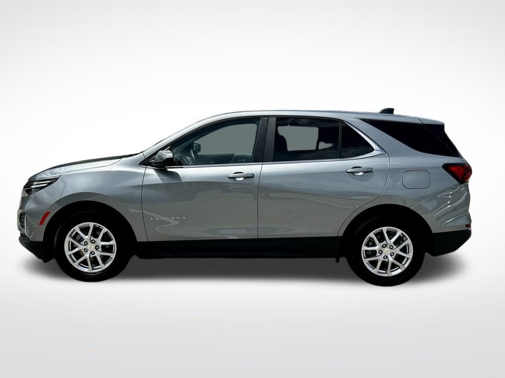 2024 Chevrolet Equinox LT photo 3