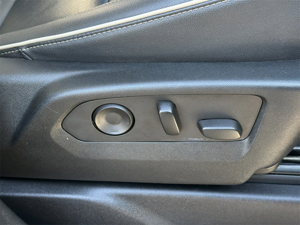 2021 GMC YUKON XL - Image 39