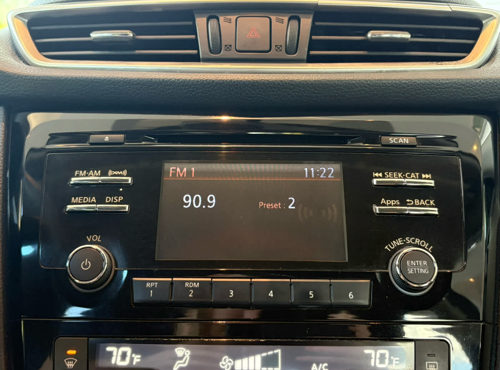 2016 Nissan Rogue SV photo 11