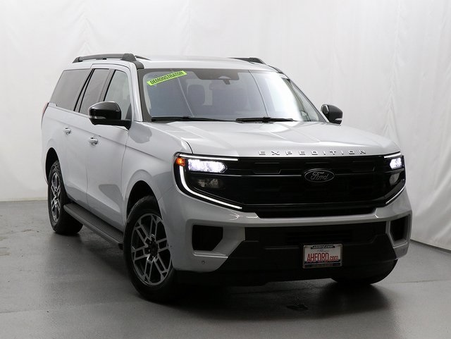 2025 Ford Expedition Active's photo