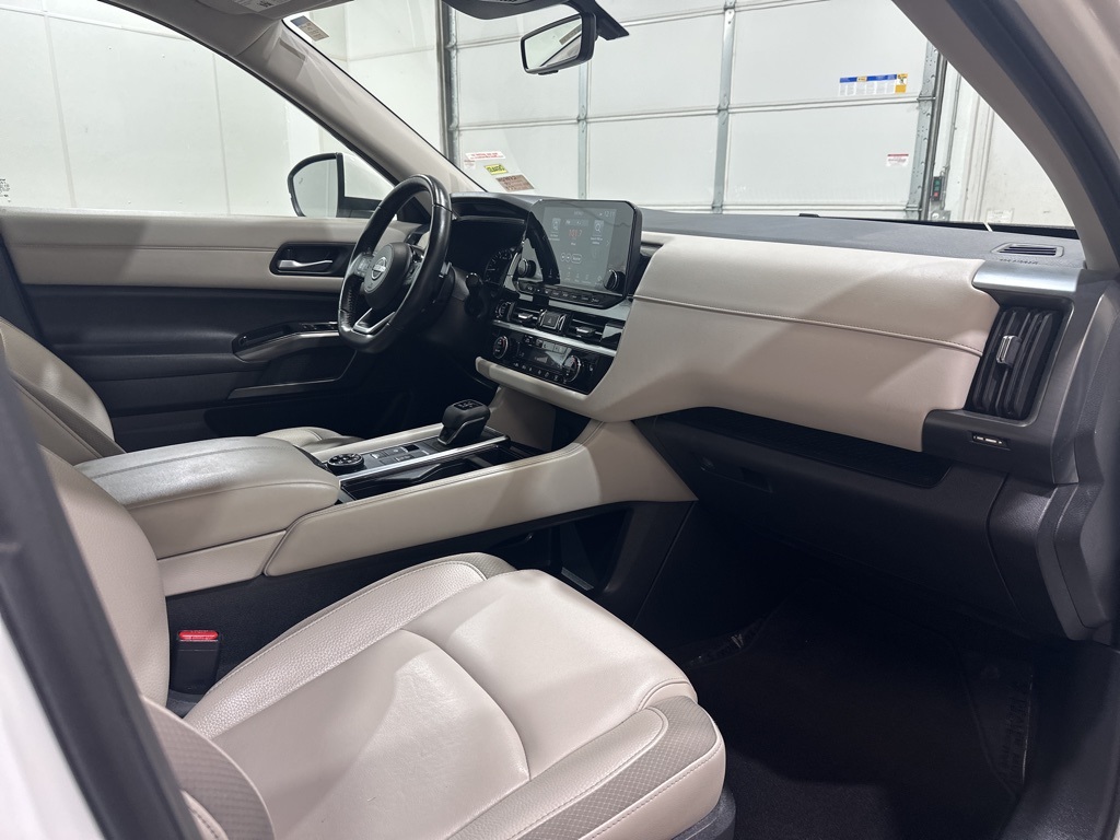 2023 Nissan Pathfinder SL photo 15