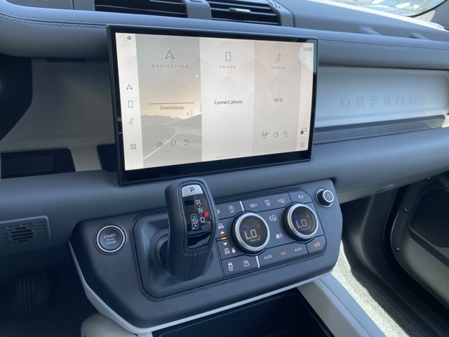 2025 Land Rover Defender 130 S photo 11