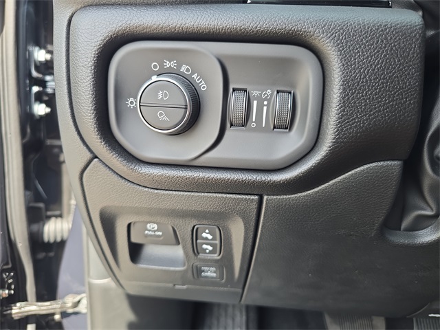 2026 Ram 1500 Laramie photo 18