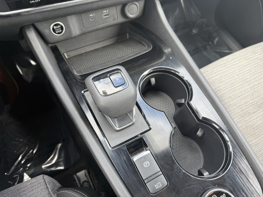 2023 Nissan Rogue SV photo 13