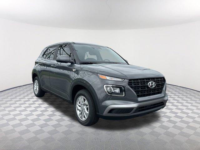 2025 Hyundai Venue SE photo 3