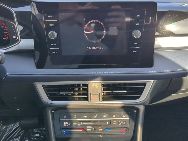 2025 Volkswagen Taos SEL photo 17
