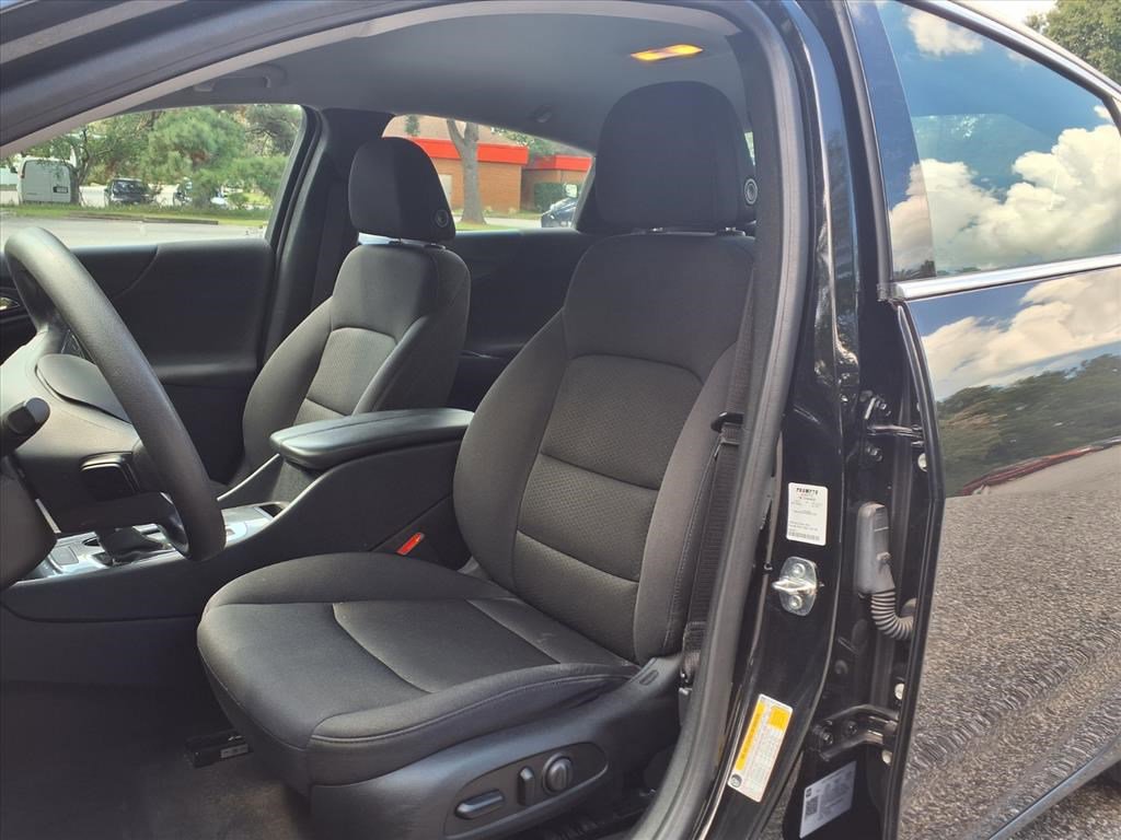 2023 Chevrolet Malibu 1LT photo 11