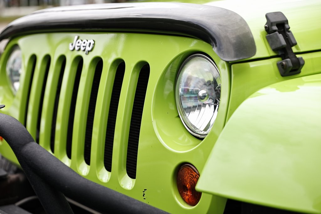 2013 Jeep Wrangler Unlimited Sahara photo 15