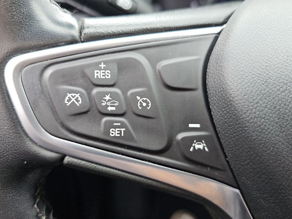 2023 Chevrolet Equinox LT photo 3