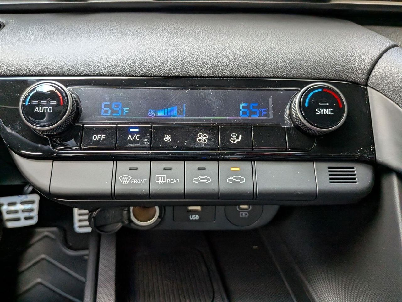 2025 Hyundai Elantra SEL Sport photo 21