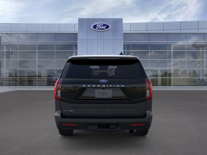 2025 Ford Expedition photo 4