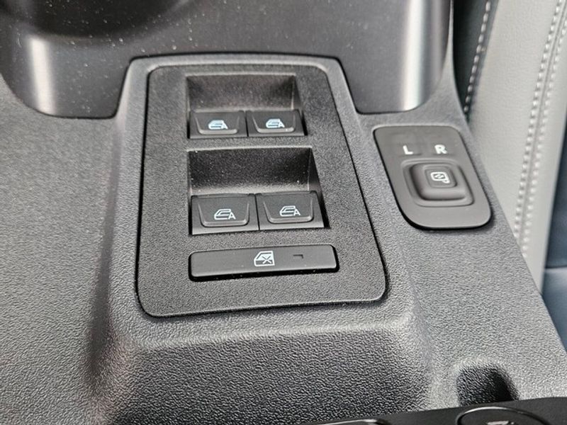 2024 Ford Bronco Outer Banks photo 22
