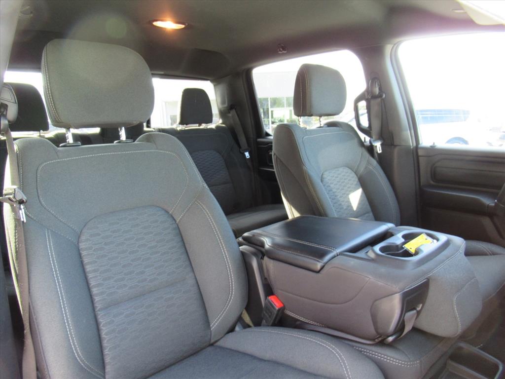 2025 Ram 1500 Tradesman photo 9