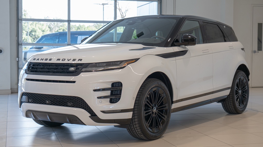 2026 Land Rover Range Rover Evoque Dynamic SE photo 3