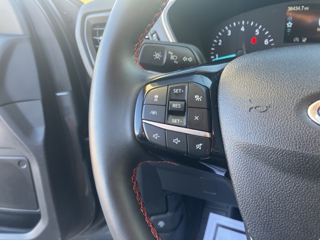 2022 Ford Escape SEL photo 24