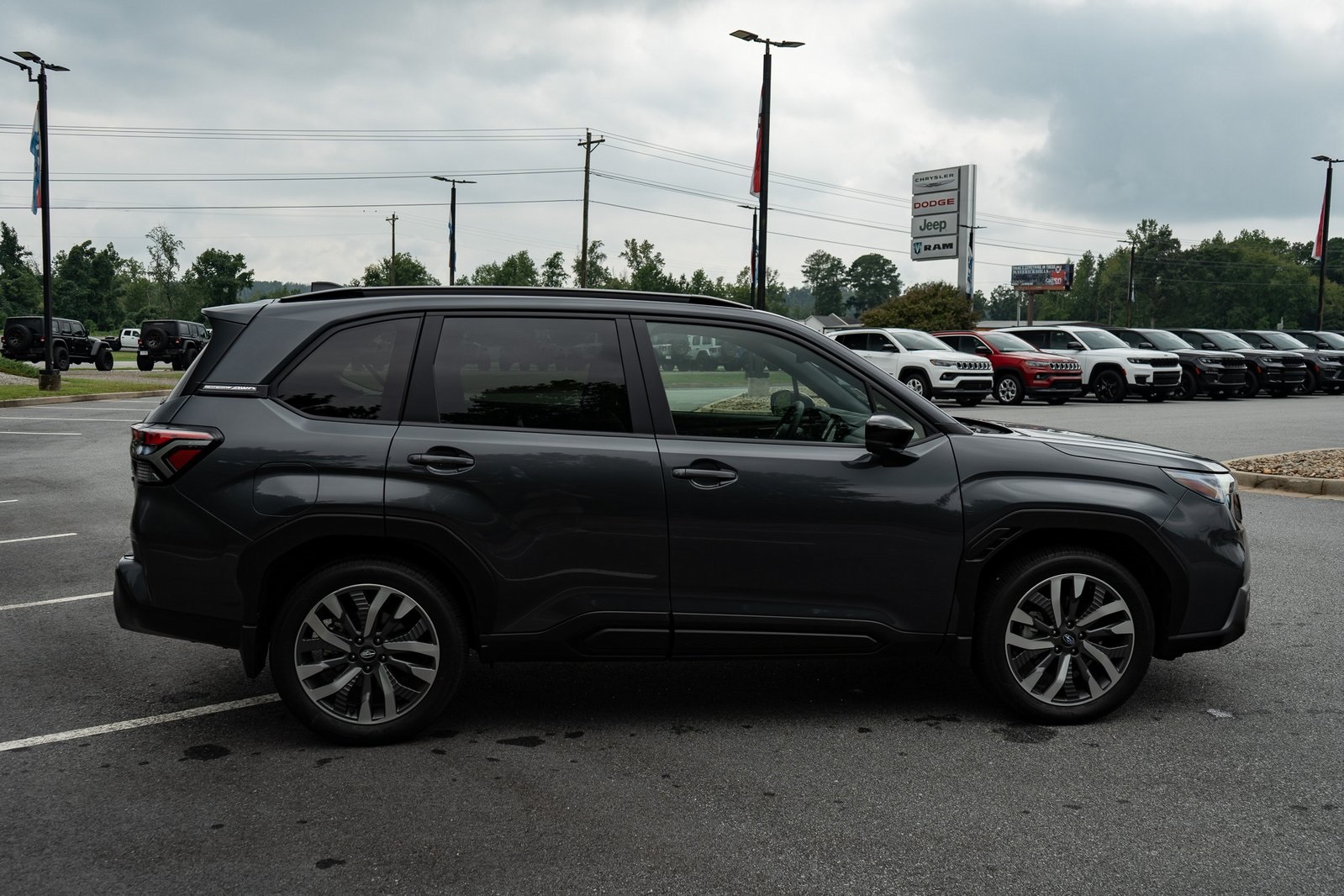 2025 Subaru Forester Touring photo 9