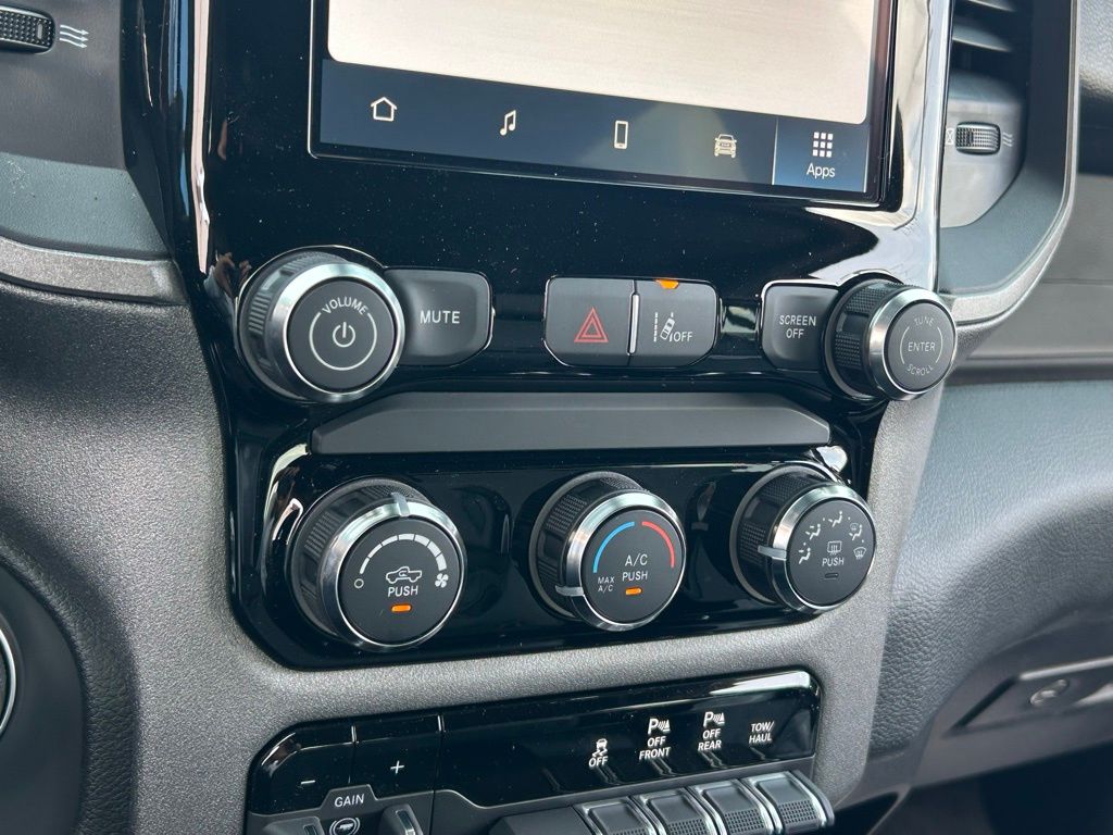 2025 Ram 1500 Tradesman photo 35