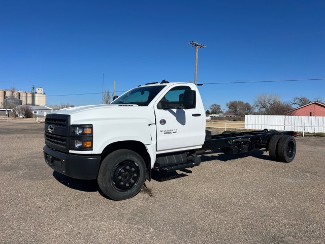 2024 Chevrolet Silverado 4500 Medium Duty Chassis Cab Work Truck's photo