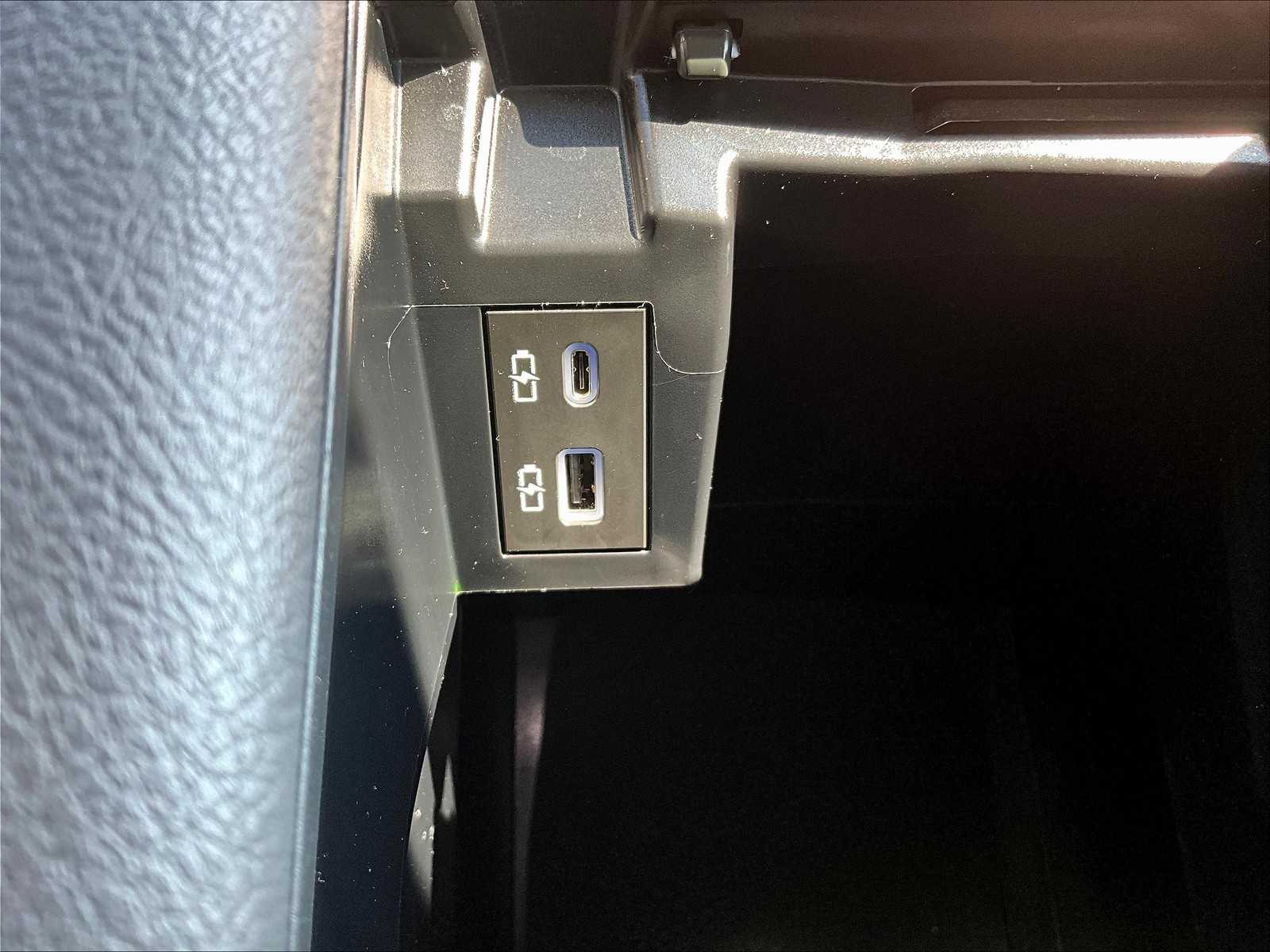2023 Toyota Sienna LE photo 28