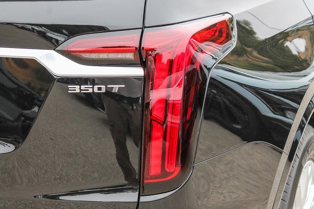2025 Cadillac XT6 Luxury photo 3