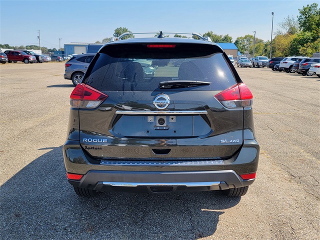 2017 Nissan Rogue SL photo 3