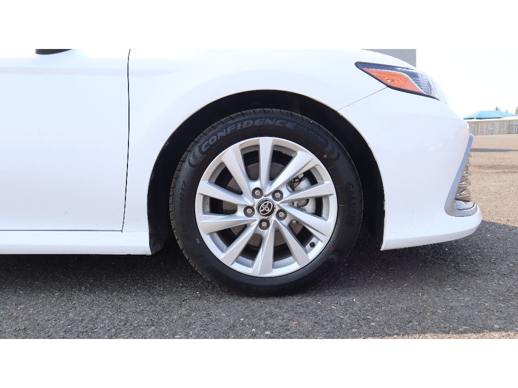 2024 Toyota Camry LE photo 20