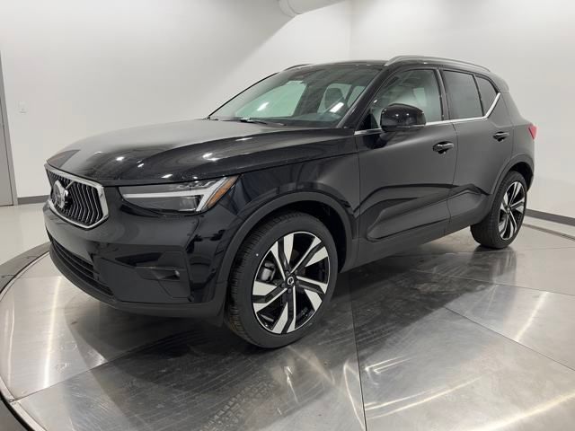 2025 Volvo XC40 Plus's photo