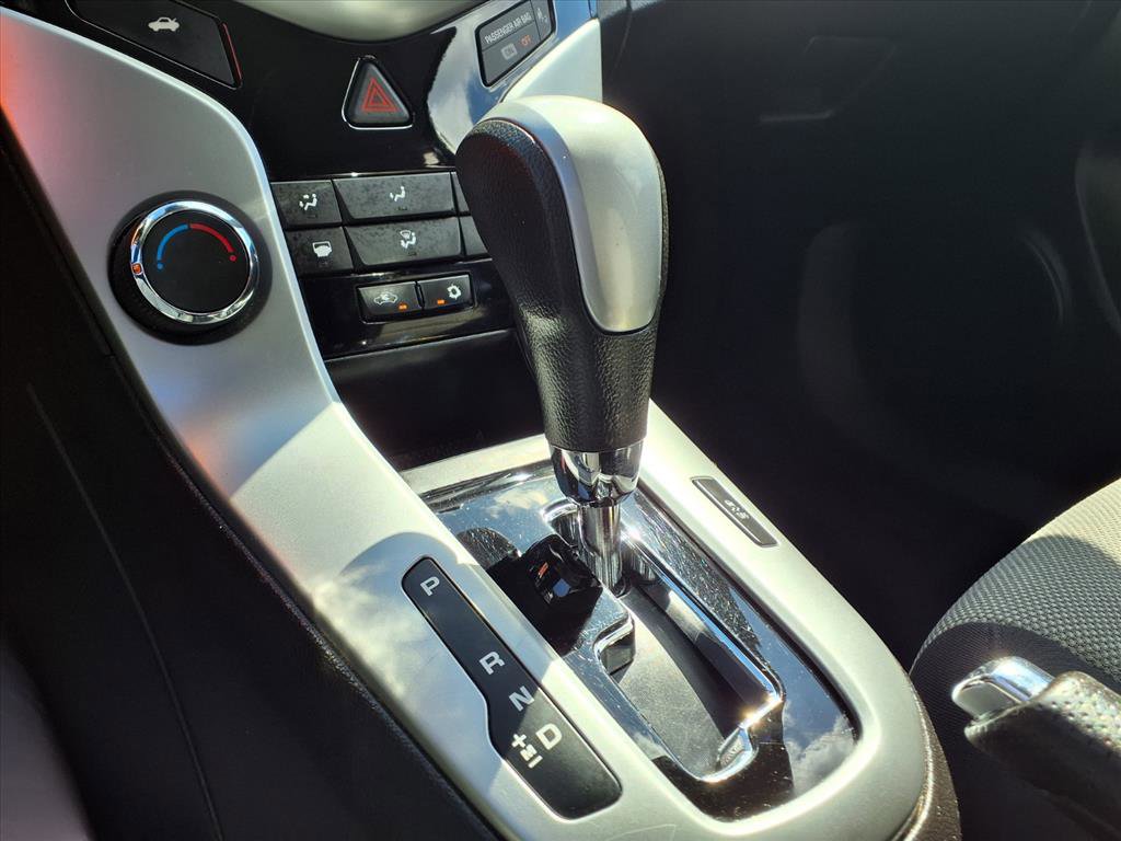 2016 Chevrolet Cruze LS photo 14