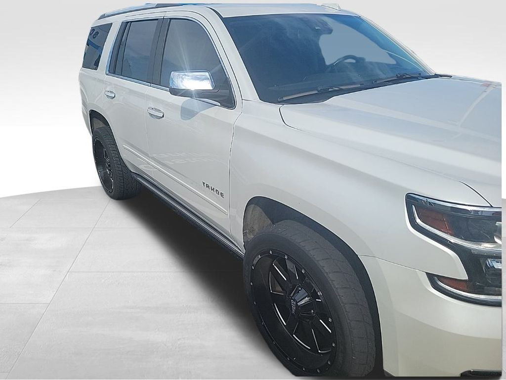 2017 Chevrolet Tahoe Premier photo 4
