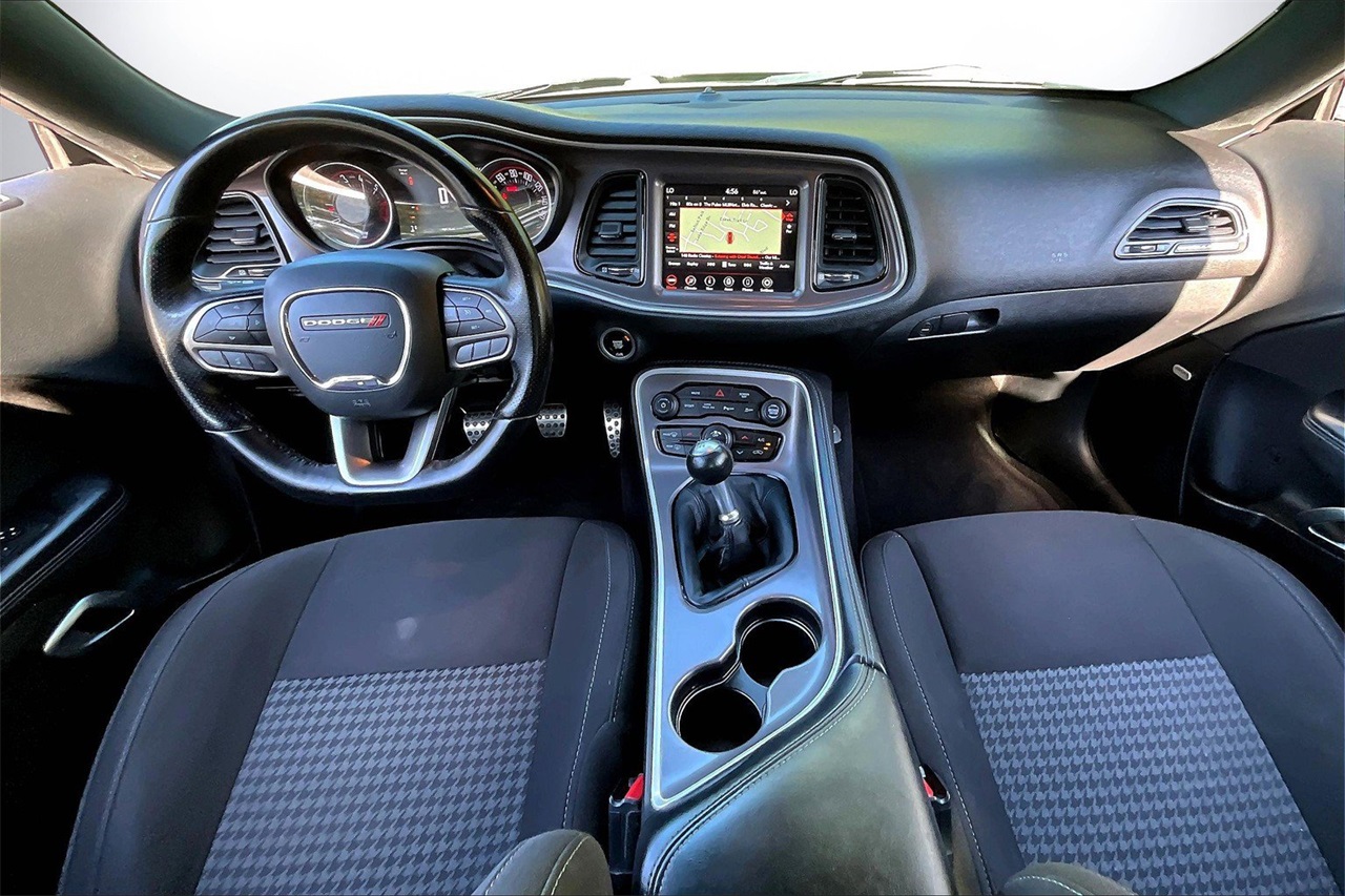 2022 Dodge Challenger R/T photo 13