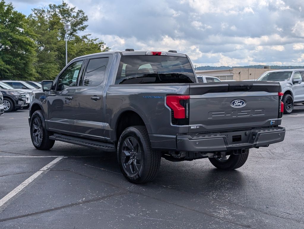 2025 Ford F-150 Lightning photo 4