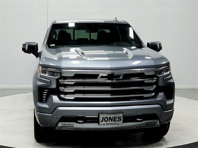 2023 Chevrolet Silverado 1500 High Country photo 2