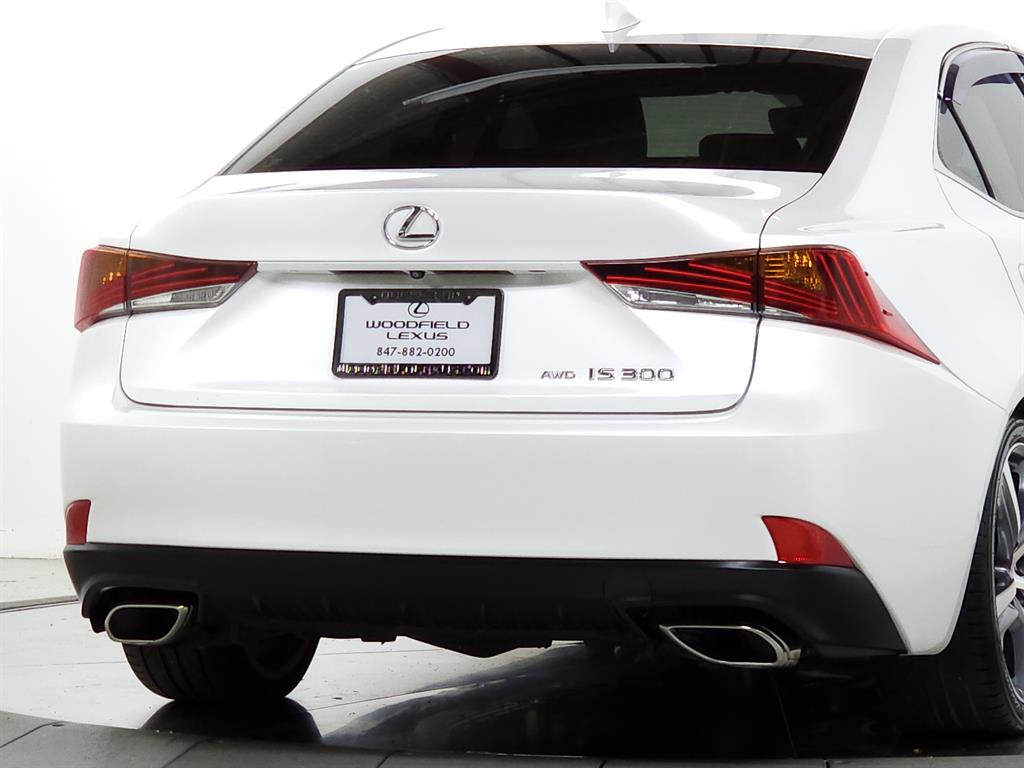 2017 Lexus IS 300 photo 8