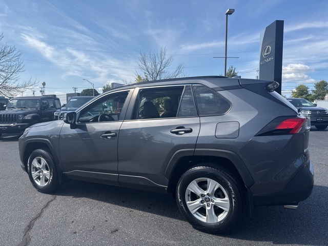 2021 Toyota RAV4 XLE photo 5