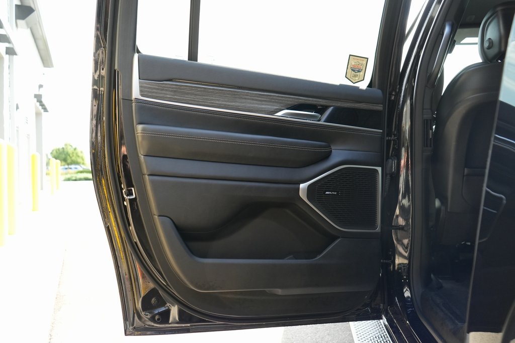 2024 Jeep Wagoneer L Series II photo 32