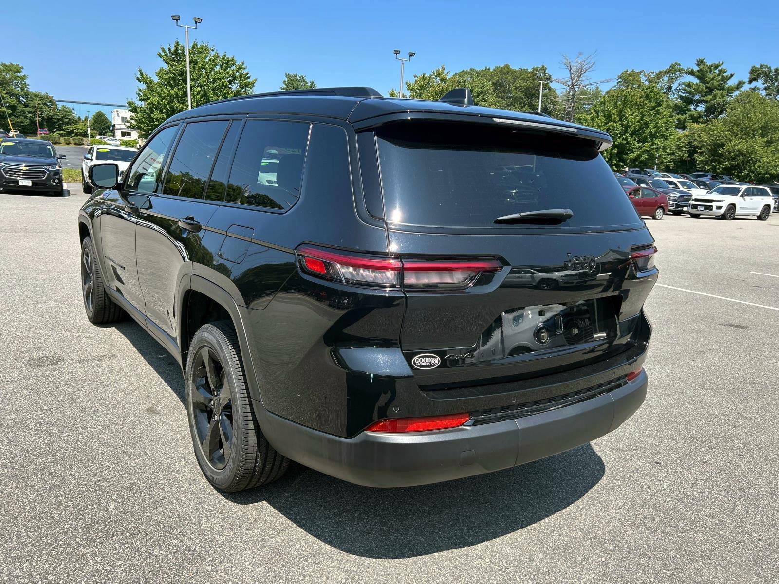 2023 Jeep Grand Cherokee Altitude photo 5