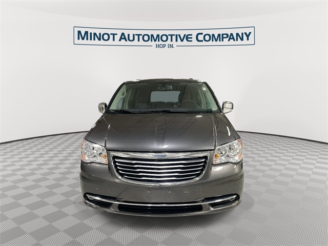 2015 Chrysler Town & Country photo 3