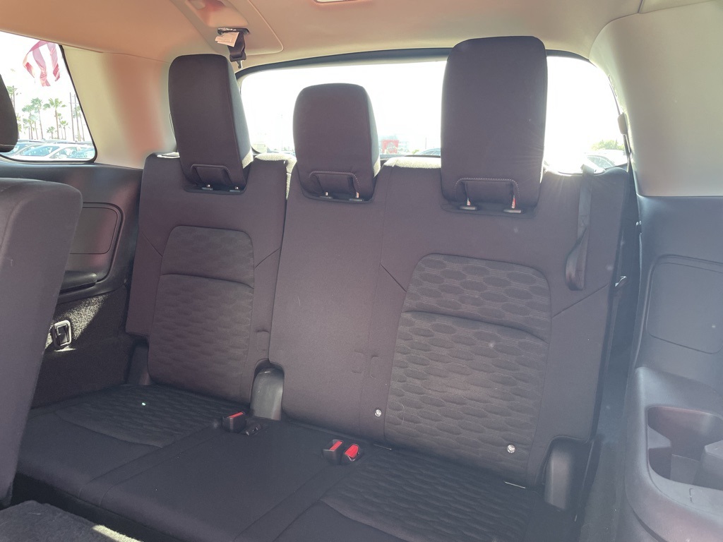 2024 Nissan Pathfinder S photo 16