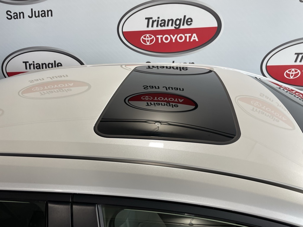 2025 Toyota Corolla SE photo 9