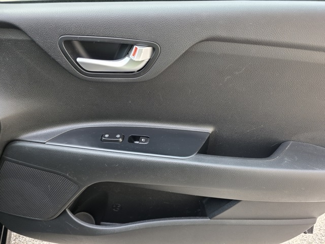 2020 Kia Rio S photo 13